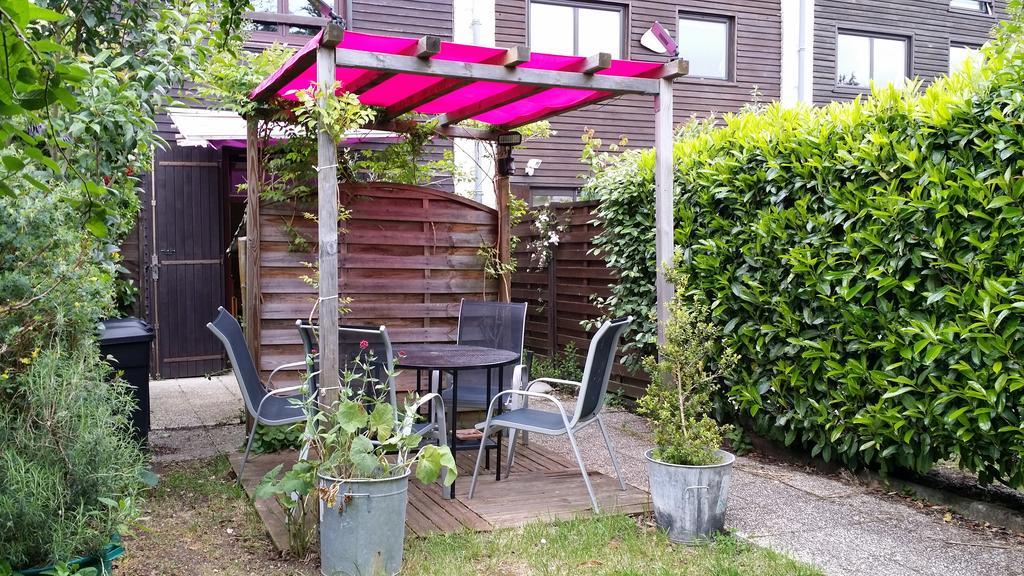 Duplex14H 1Er Etage Jardinet 1 Parking Ou Studio14B Rdc Terrasse Sans Parking La Rochelle  Exterior photo
